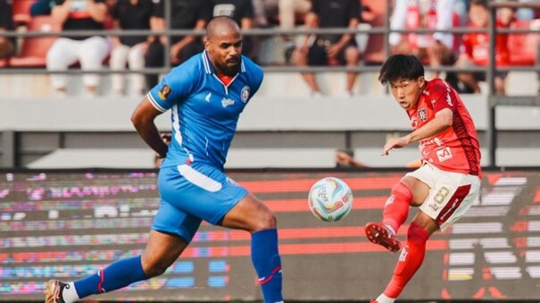 Nhận định Bali United vs Arema 15h30 ngày 11/9 (VĐQG Indonesia 2024/25). Hãy đến EU9VN cá cược bóng đá .